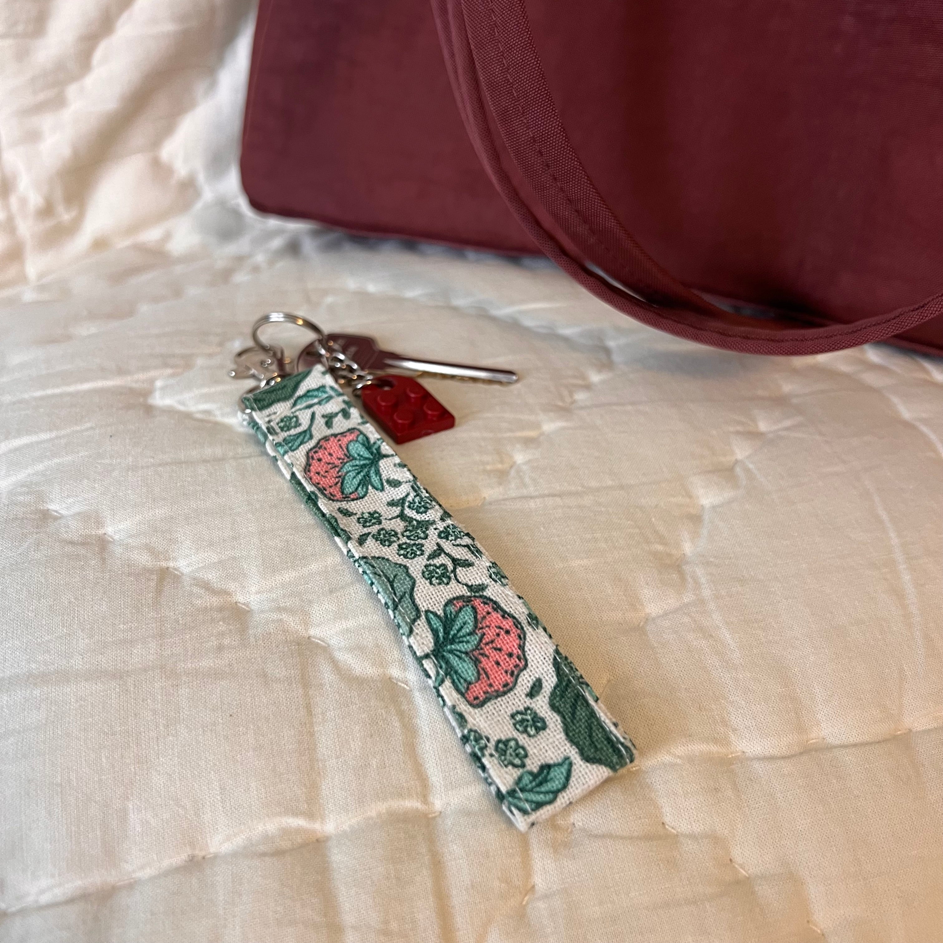 April Leaf Wristlet